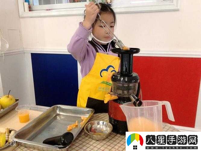 往小洞里放水果榨果汁會(huì )怎樣