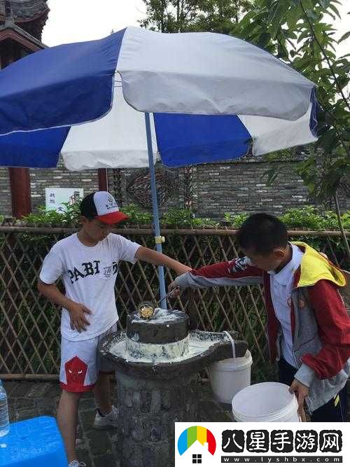 男女一起努力做豆漿