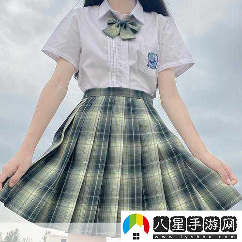 校服裙下“校服裙下的青春故事與個(gè)性表達”