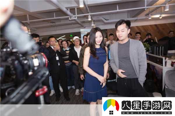 丁磊柳巖驚喜現身終結者2！跳傘開(kāi)黑燃爆戰場(chǎng)