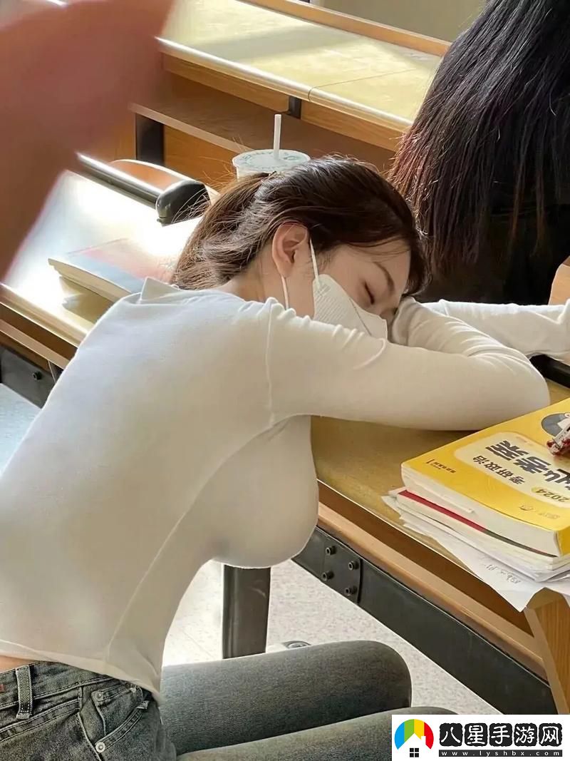 探索人性的欲望與禁忌——豐滿(mǎn)的女鄰居三級的深層解讀
