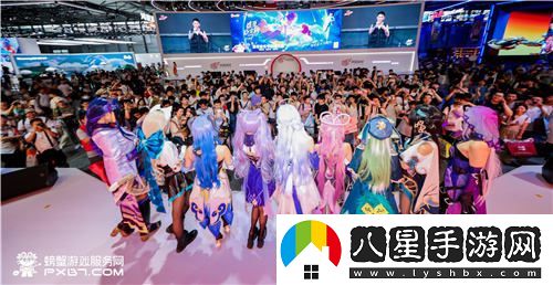 欣小萌驚艷CJ現場(chǎng)空降螃蟹游戲展位，激情熱舞點(diǎn)燃夢(mèng)幻盛宴