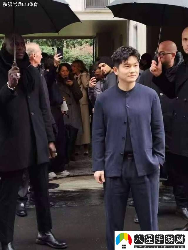 樊振東跟90歲時(shí)裝大師靈魂共鳴優(yōu)雅紳士風(fēng)度盡顯