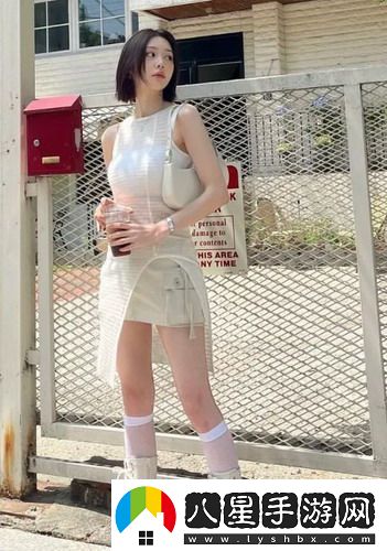 續父開(kāi)了續女包高清展現時(shí)尚魅力網(wǎng)友