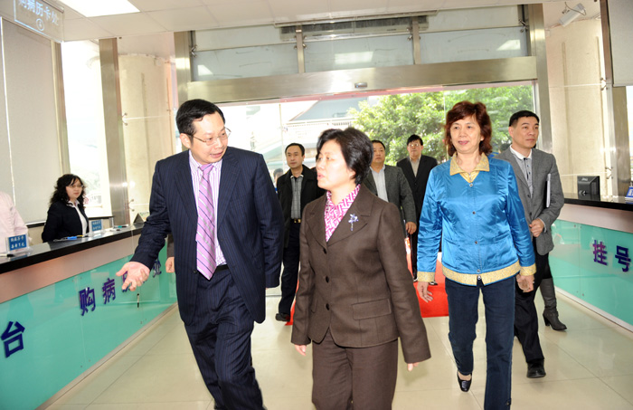 2010年3月，副省長(zhǎng)陳樺來(lái)我院調(diào)研參觀